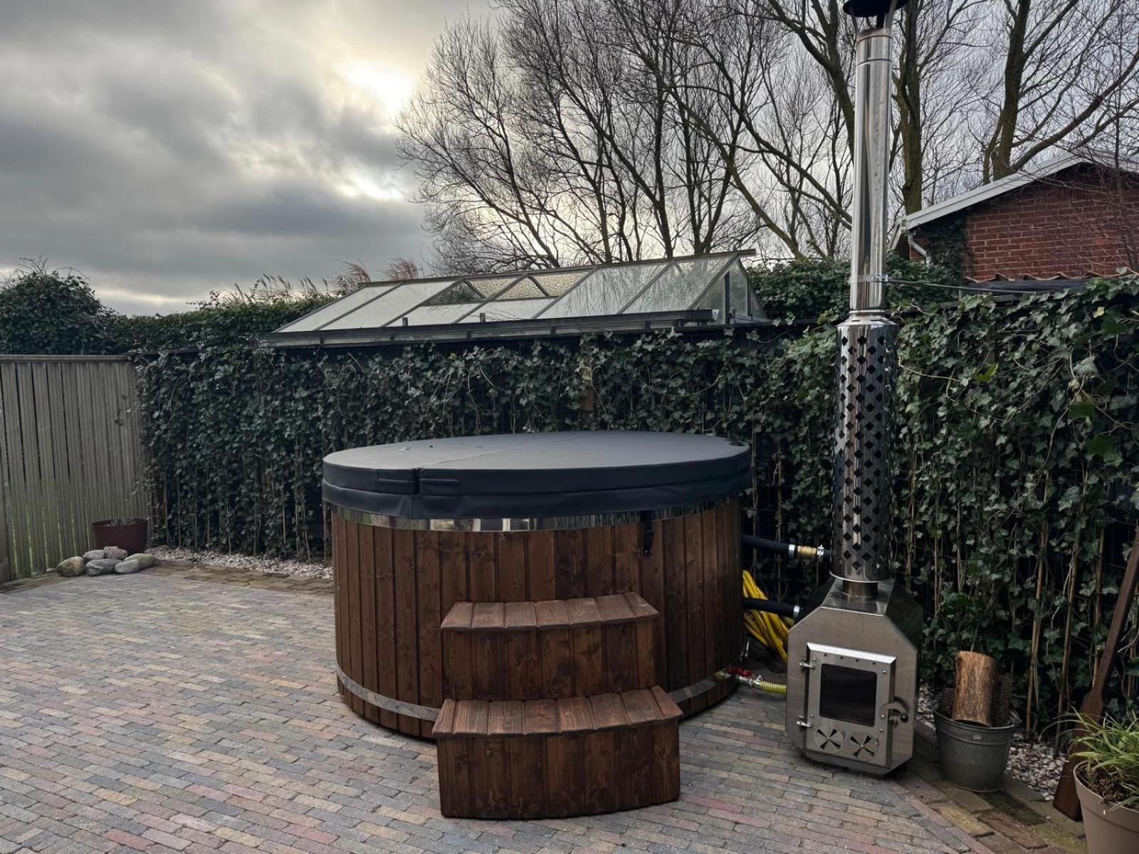 Gastsuite Het Duinroosje Met Hottub Op Het Prive Terras! Den Burg Exterior photo